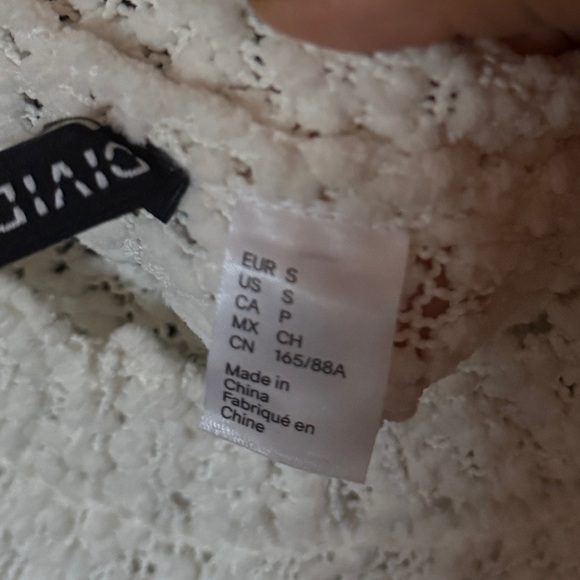 BOUCLÉ SWEATER/ H and M. 🤍 - Picture 5 of 7